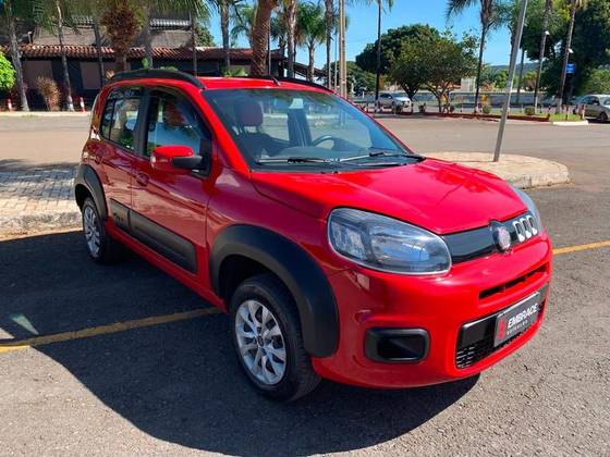 FIAT UNO 1.0 EVO ATTRACTIVE 8V FLEX 4P MANUAL FIAT UNO 1.0 EVO ATTRACTIVE 8V FLEX 4P MANUAL